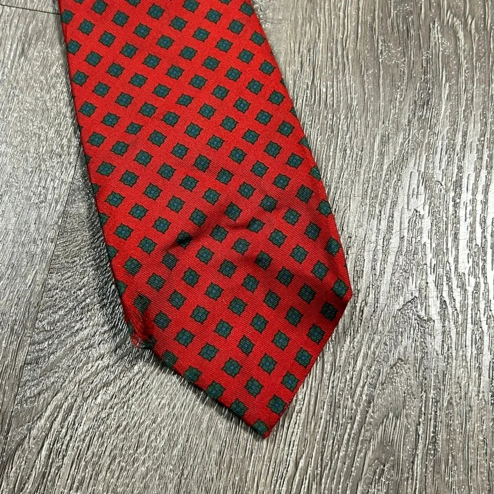 Brooks Brothers Tie Red English Hand Blocked Ancient Madder Silk Silk Medallion